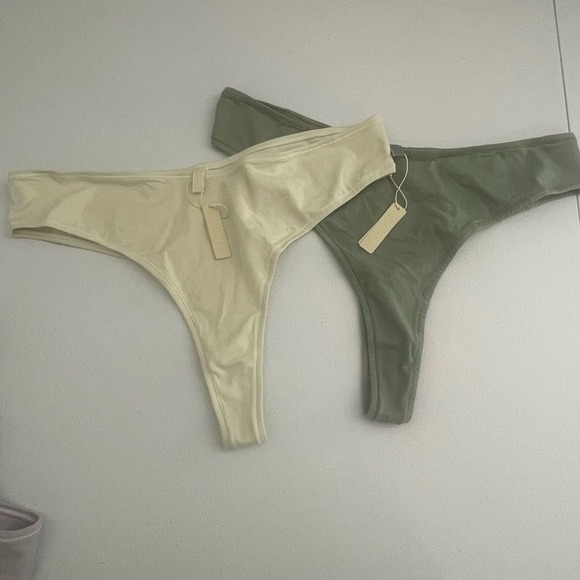 Skims Thongs Lot of 2 Size 4X Mineral Bone Soft Cotton New NWT - Picture 1 of 5